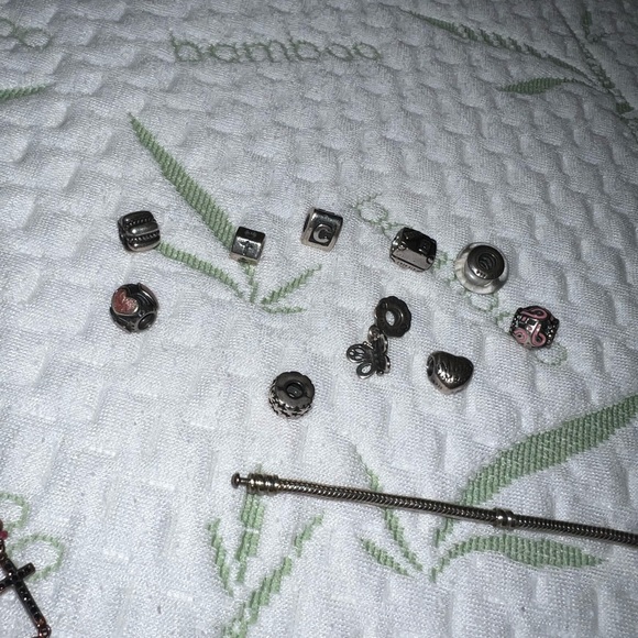 Pandora and tous bundle. As is. - Picture 7 of 7